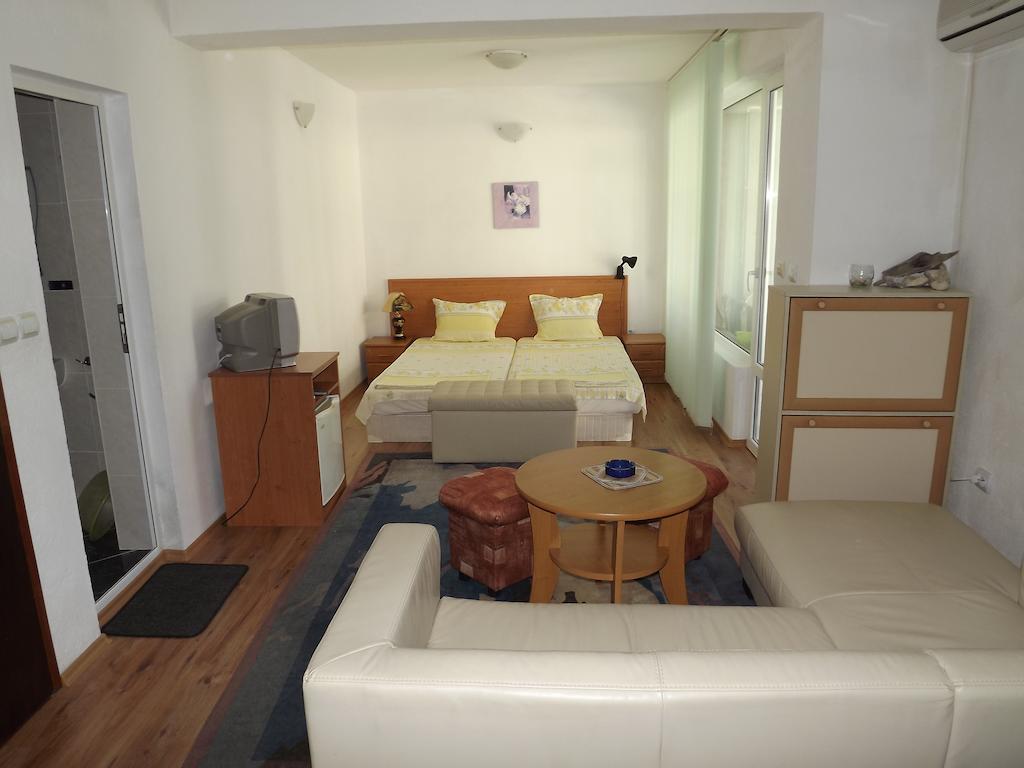 Guest House Stenli Πριμόρσκο Δωμάτιο φωτογραφία